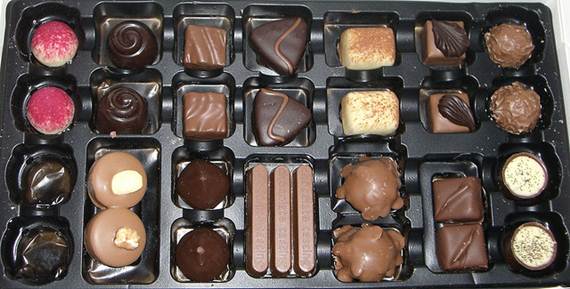 Chocolates pequenos e de vários sabores são os presentes favoritos entre os chocólatras. Foto Flickr @Fimb Chocolates pequenos e de vários sabores são os presentes favoritos entre os chocólatras