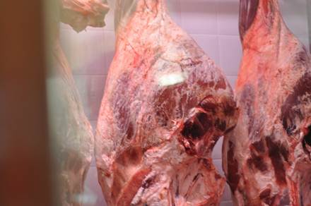 Carne exposta no açougue. Foto: tuscanycious @ flickr Carne exposta no açougue