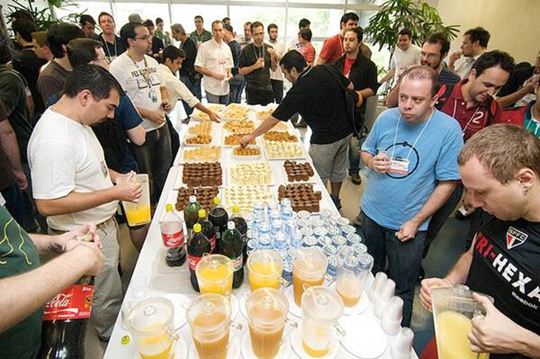 Coffee Break é um termo vindo do inglês e significam 'pausa para o café'. Foto Flickr @devinsampa Coffee Break é um termo vindo do inglês e significam ‘pausa para o café’