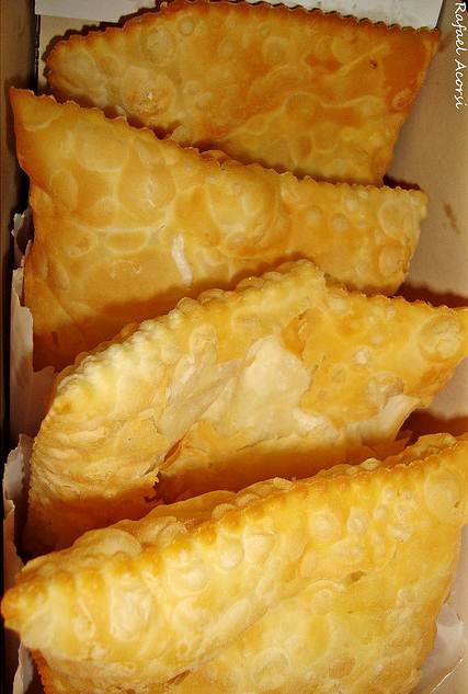 Em todo o Brasil, os pastéis de queijo, frango e carne são os preferidos. Foto Flickr @Rafael Acorsi Em todo o Brasil, os pastéis de queijo, frango e carne são os preferidos