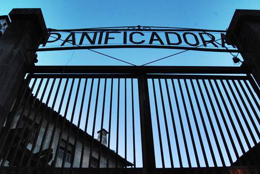 Entrada de Panificadora e padaria. Foto: Lola Vergara @ flickr Entrada de Panificadora e padaria
