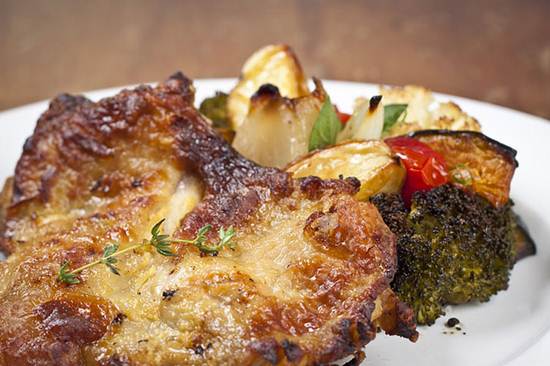 A carne de frango é o ingrediente principal em pratos de restaurantes. Foto Flickr @Ze Carlos Barretta A carne de frango é o ingrediente principal em pratos de restaurantes