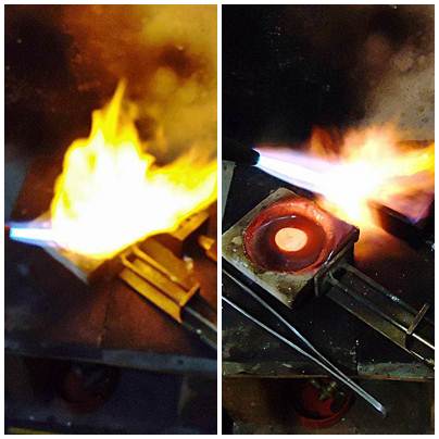 A primeira imagem mostra a prata sendo derretida, na segunda, a prata fundida e o molde sendo aquecido novamente. Foto Flickr @MAURO CATEB A primeira imagem mostra a prata sendo derretida, na segunda, a prata fundida e o molde sendo aquecido novamente