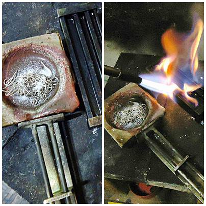 O metal chamado de sucata, que será reciclado, é coberto pelo bórax. Depois é aquecido o lingote. Foto Flickr @MAURO CATEB O metal chamado de sucata, que será reciclado, é coberto pelo bórax. Depois é aquecido o lingote