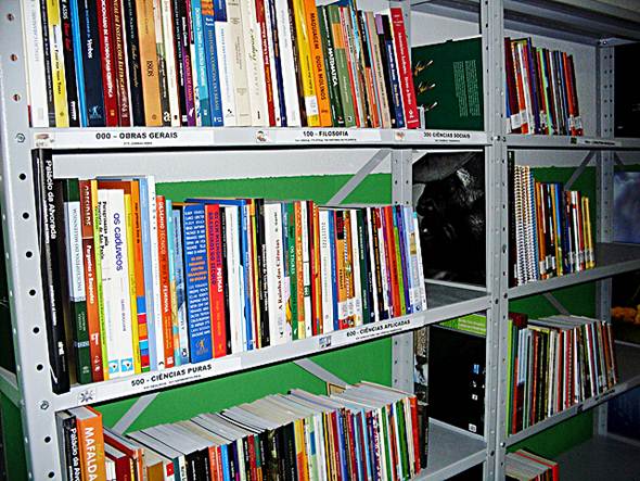 Acervo de uma Biblioteca Comunitária. Foto Flickr @Prefeitura de Gavião Bahia Acervo de uma Biblioteca Comunitária