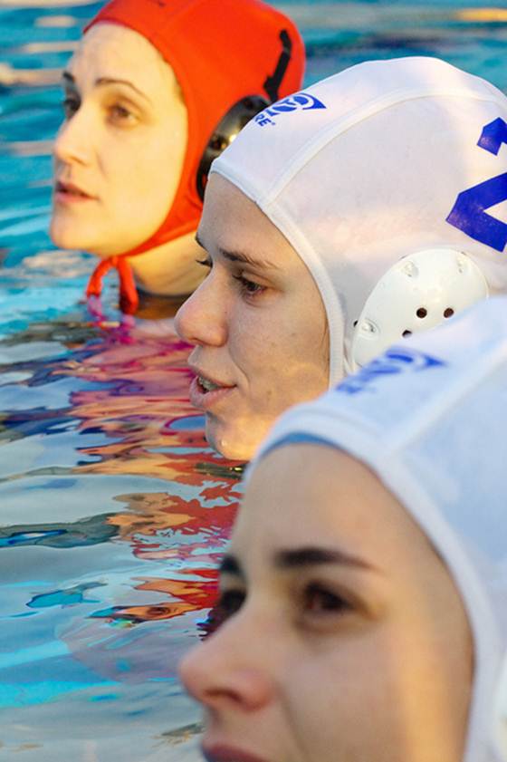 O pólo aquático tem seu princípio básico semelhente ao handebol. Foto Flickr @Bruna Nascimento2010 O pólo aquático tem seu princípio básico semelhente ao handebol