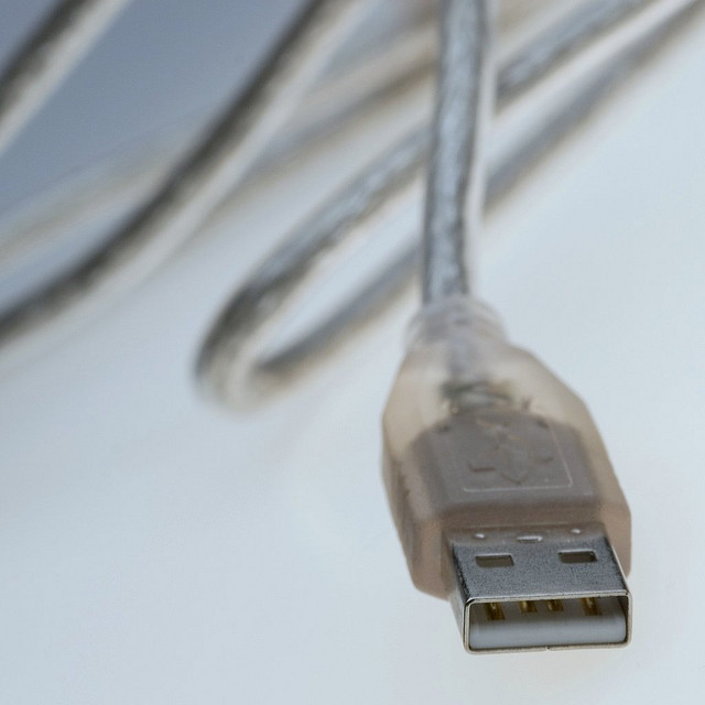 Conexão USB. Foto Flickr @mafergo Conexão USB