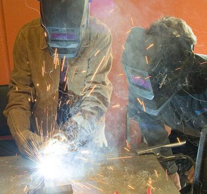Processo de solda. Foto Flickr @TechShop Processo de solda