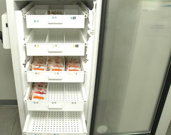 Lugar onde são guardados as bolsas de sangue Lugar onde são guardados as bolsas de sangue