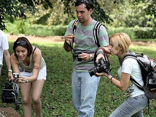 Vários tipos de câmeras e olhares. Foto Flickr @A.gonzalez Vários tipos de câmeras e olhares