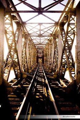 O engenheiro está presente até nas construções de trilhos ferroviários. Foto Flickr @Douglas Da Silva Costa O engenheiro está presente até nas construções de trilhos ferroviários