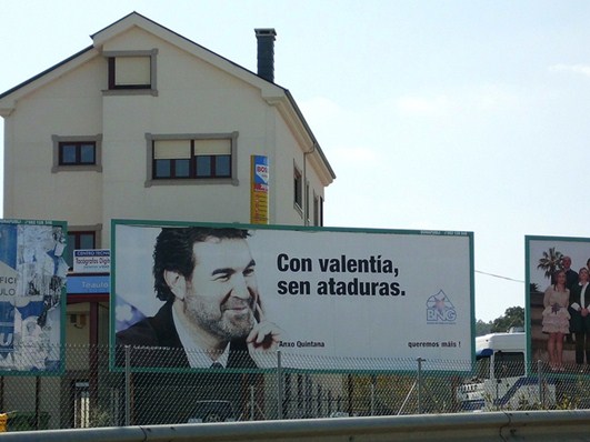 O outdoor é uma das mídias de propaganda utilizada nas cidades e rodovias. Foto Flickr @xornalcerto O outdoor é uma das mídias de propaganda utilizada nas cidades e rodovias