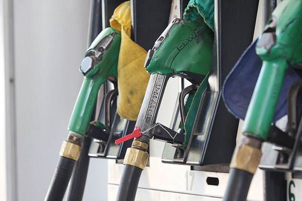 Fiscalizações são realizadas constantemente nas bombas de gasolina, assim como na qualidade do combustível. Foto Flickr @Fotos Gov/Ba Fiscalizações são realizadas constantemente nas bombas de gasolina, assim como na qualidade do combustível