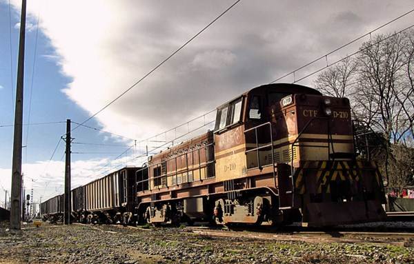 Cargas e encomendas transportada por trem. Foto Flickr @Terra Chillán Cargas e encomendas transportada por trem