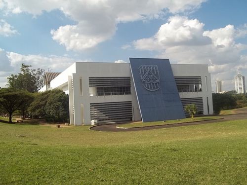 Bloco S - Estudos e laboratórios da Universidade de Uberaba - Campus Aeroporto
