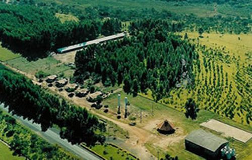 Vista parcial aérea da Fazenda Escola da Universidade de Uberaba - Margens da BR 050