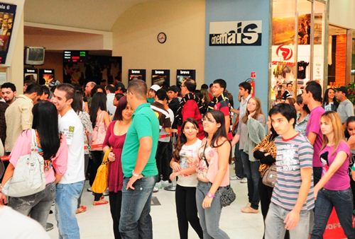 Entrada das salas de exibição Cinemais Uberaba