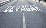 devagar